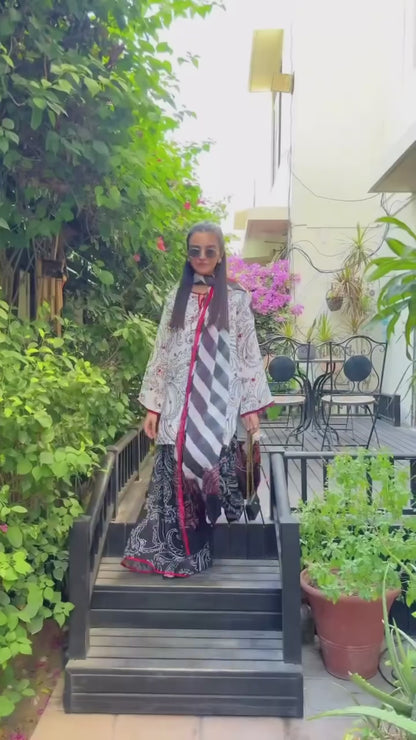 Mahira – Scarlet Touch Printed 3-Piece Suit