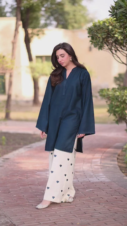 Playful Hearts – Solid Kurta with Printed Trousers