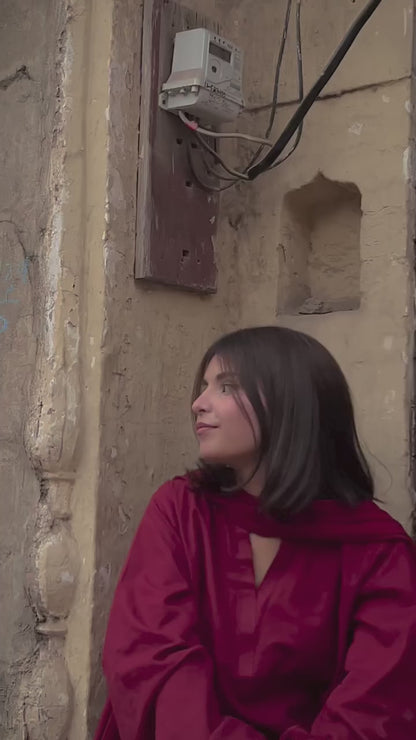 Playful Hearts – Solid Kurta with Printed Trousers